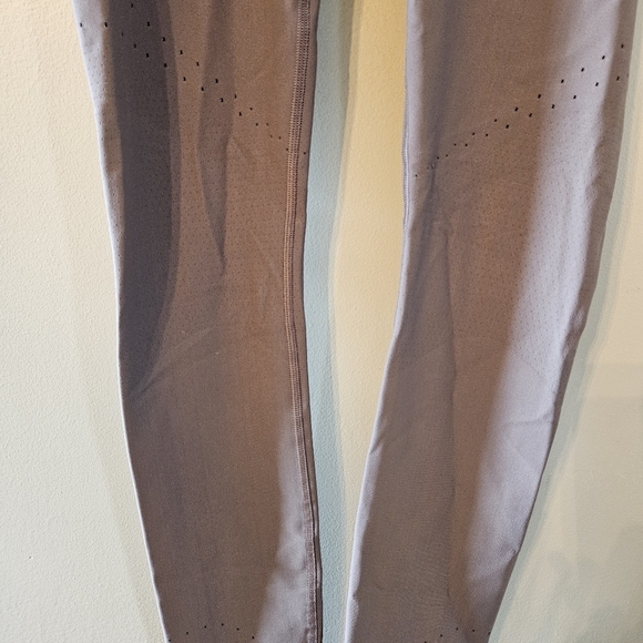 Lululemon Zoned In Tight 2020 Casual Leggings Size 6. - Picture 10 of 15